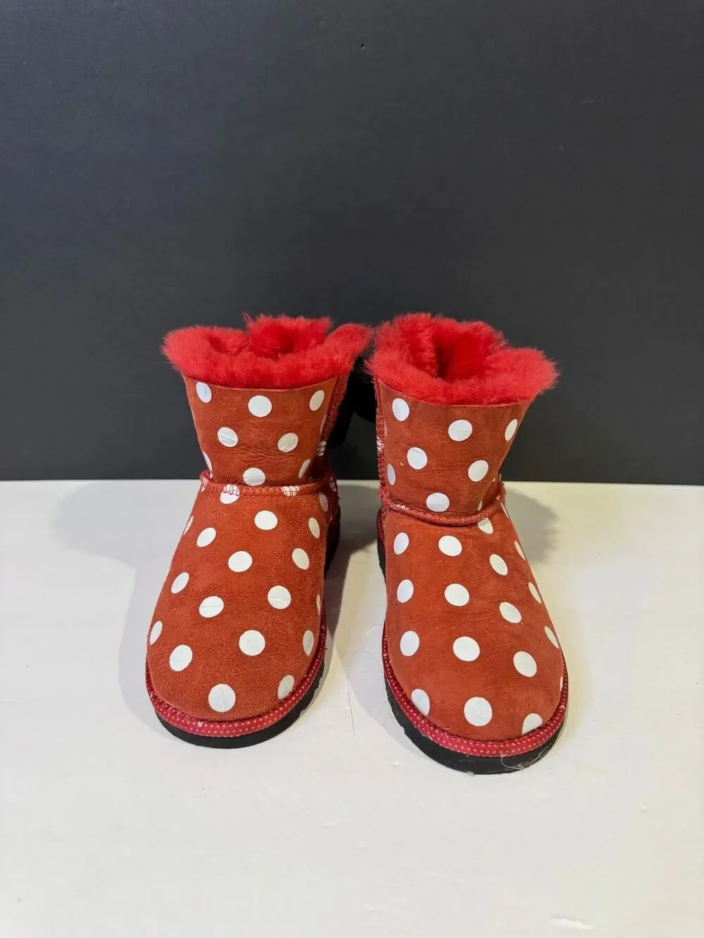 UGG Disney Minnie Mouse Red Boots White Polka Dots Size 11c
